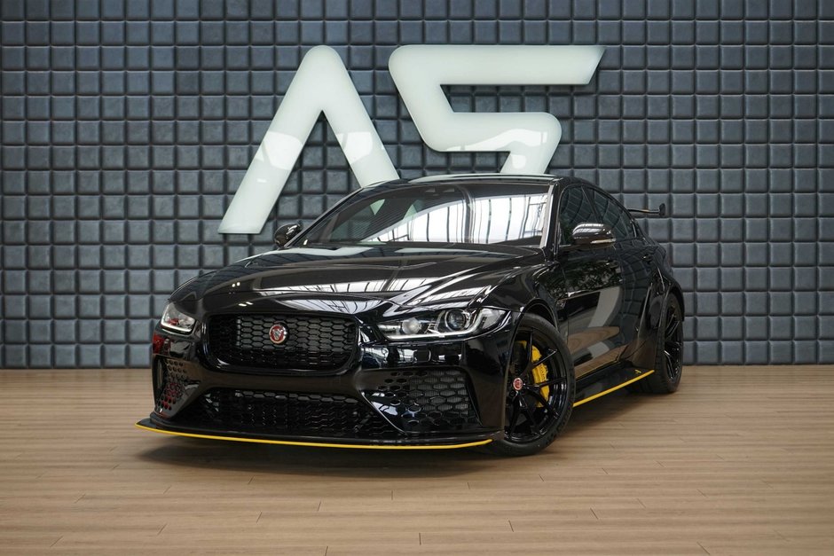Jaguar XE SV Project 8 de vanzare