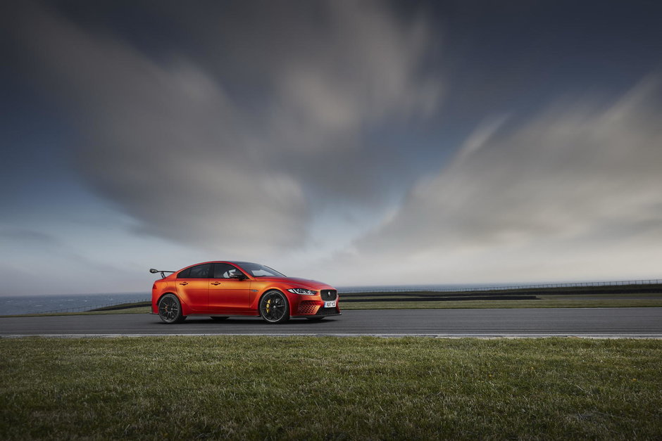 jaguar XE SV Project 8