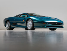 Jaguar XJ220 cu 26 de kilometri la bord