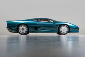 Jaguar XJ220 cu 26 de kilometri la bord
