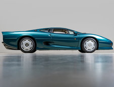 Jaguar XJ220 cu 26 de kilometri la bord