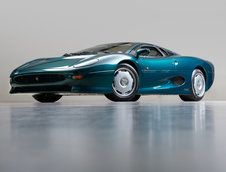 Jaguar XJ220 cu 26 de kilometri la bord