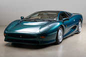 Jaguar XJ220 cu 26 de kilometri la bord