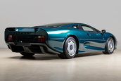 Jaguar XJ220 cu 26 de kilometri la bord