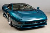 Jaguar XJ220 cu 26 de kilometri la bord