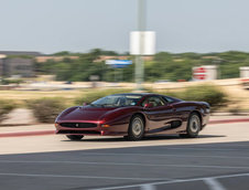 Jaguar XJ220 de vanzare