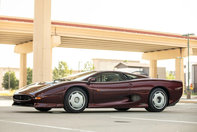 Jaguar XJ220 de vanzare