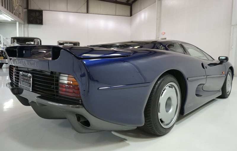 Jaguar XJ220 de vanzare