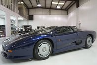 Jaguar XJ220 de vanzare