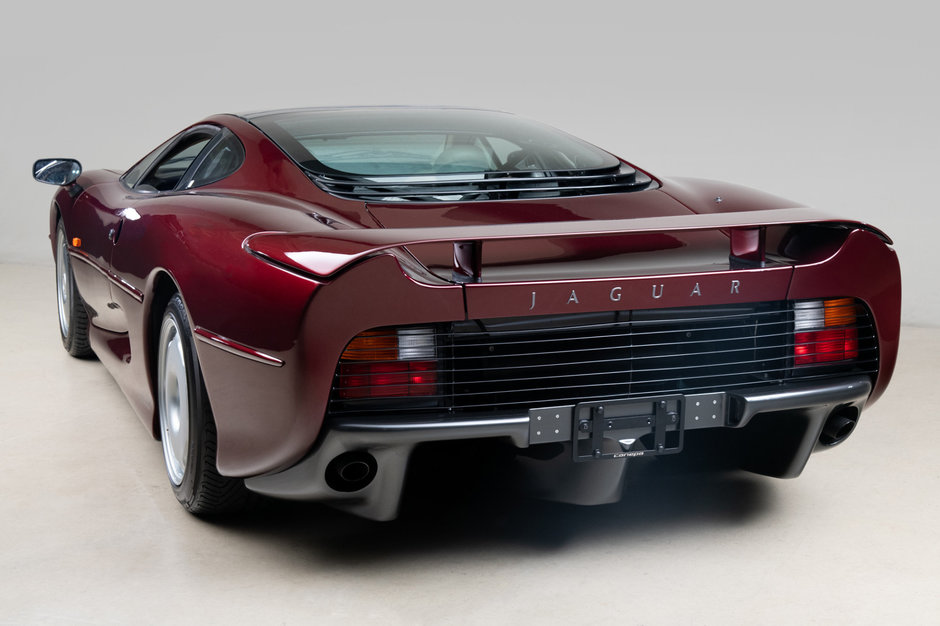 Jaguar XJ220 de vanzare