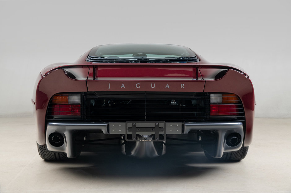 Jaguar XJ220 de vanzare