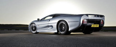 Jaguar XJ220 implineste 20 de ani