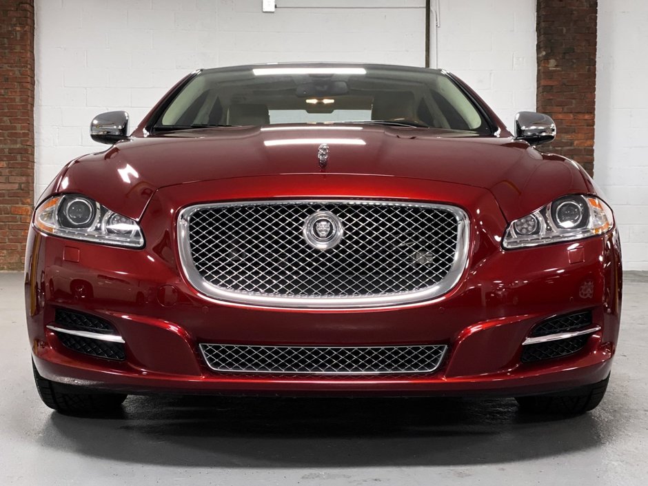 Jaguar XJL Portfolio de vanza