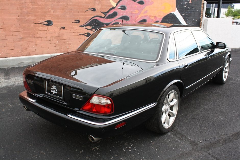 Jaguar XJR de vanzare