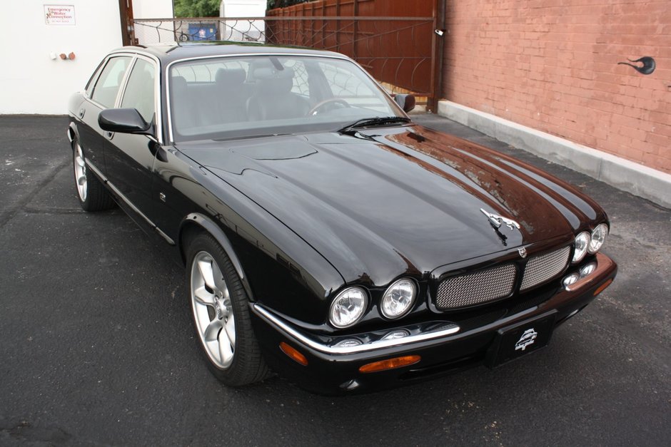 Jaguar XJR de vanzare