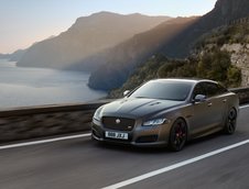 Jaguar XJR575