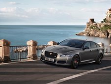 Jaguar XJR575