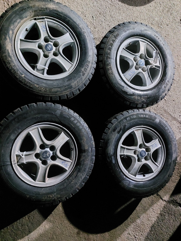 Janta Aliaj Set Hyundai Santa Fe 1 (Sm) 2000-2006 2.0 Crdi D4Ea Motorina R16 5X114.3 Anvelope Iarna Anvelope Stare Buna