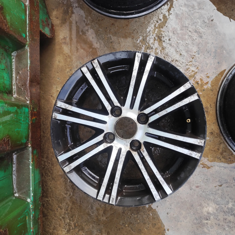 Janta Aliaj Set Renault Clio 2 / Symbol 1 1998-2008 1.5 Dci (Sb07) K9K 700 Motorina R14 4X100 Fara Anvelope Ts8987, Km684