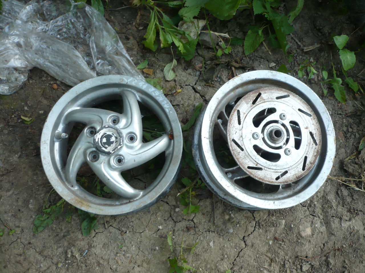 Janta Fata si Spate Piaggio Gilera Stalker 49 cm 2 t