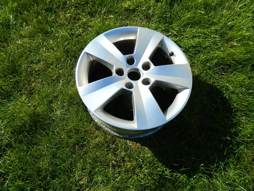 Janta pe 16 Skoda Super 3 cod 3V0601025AC