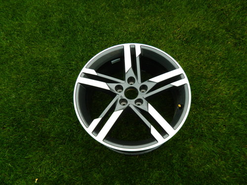 Janta pe 18" Audi A4 S4 A5 S5 model 2018- 2022 cod 4K8601025BG