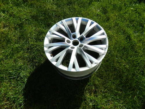 Janta pe 18'' Skoda Superb 3V cod 3V0601025AN
