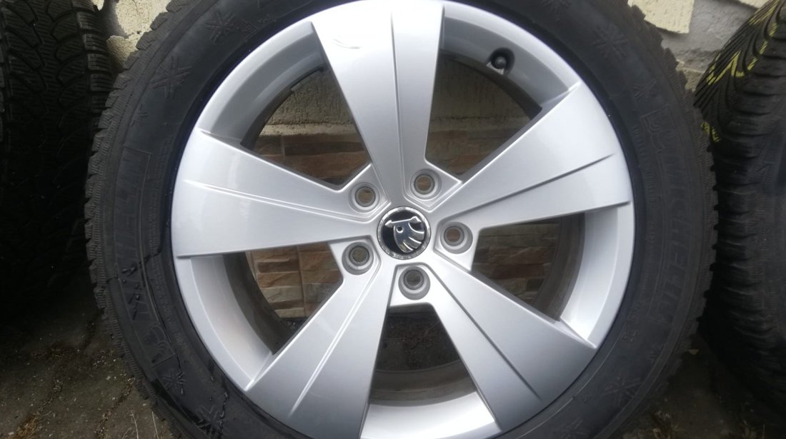 Jante aliaj 5x112 R17 originale Skoda Superb/anvelope iarna 215/55 R17 Michelin Alpin 5