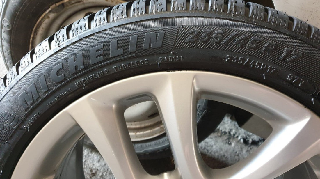 Jante aliaj originale cu anvelope iarna Michelin noi (235/43/R17) Dot 2020 8Jx17H2 ET41 VW Jetta 3