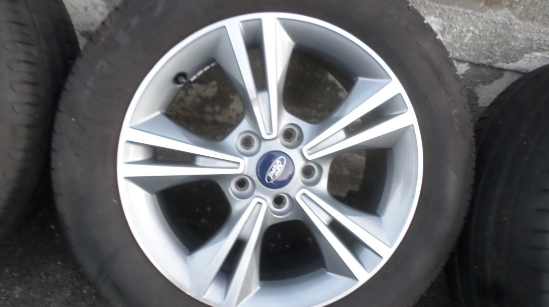 Jante Ford Focus  Mondeo S Max vara  215 55 16 Pirelli Goodyear