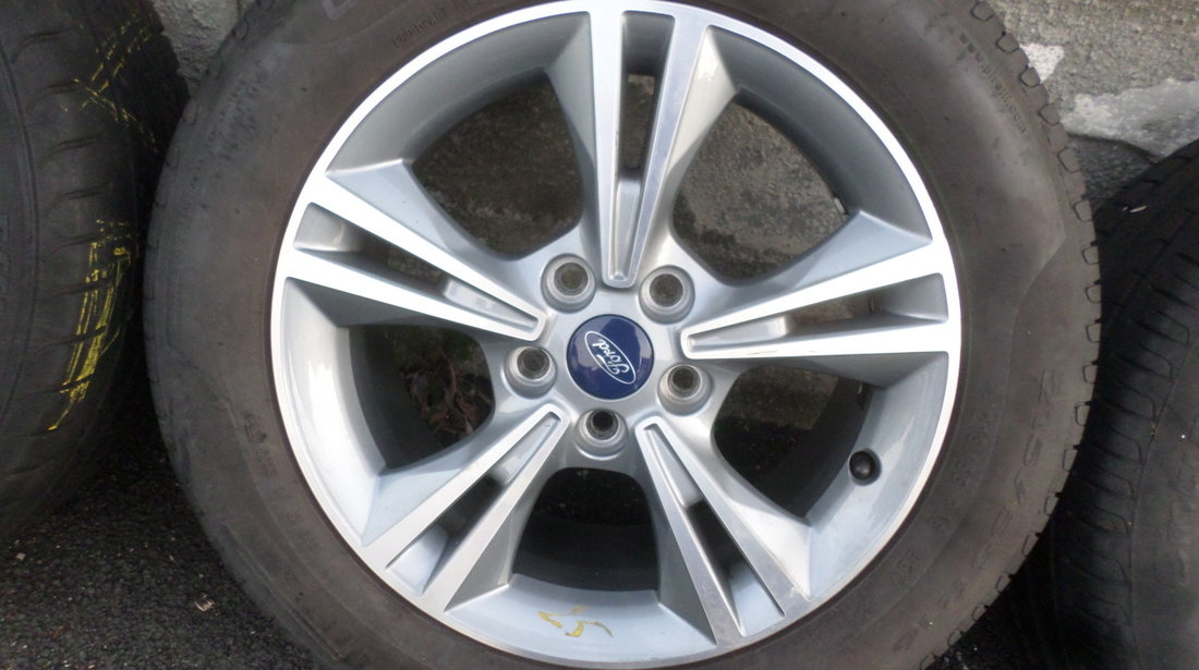 Jante Ford Focus  Mondeo S Max vara  215 55 16 Pirelli Goodyear