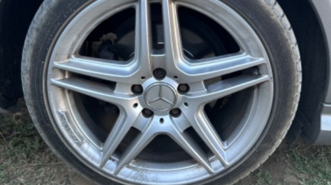 Jante Mercedes AMG pe 18 originale in stare foarte buna complete