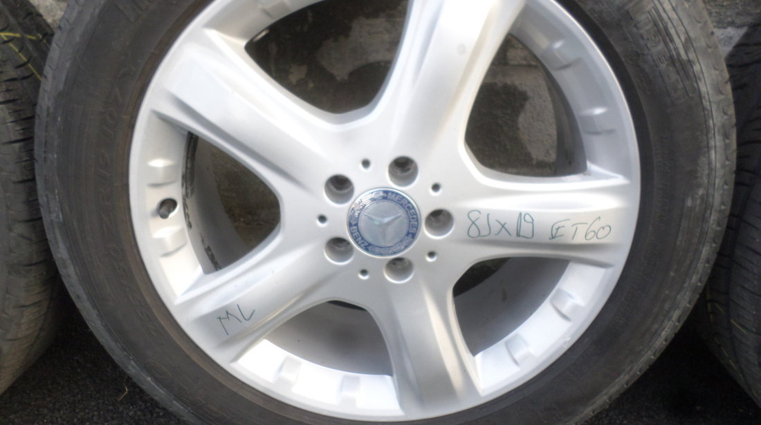 Jante Mercedes Benz ML-Klasse W164 255 50 19 vara Pirelli