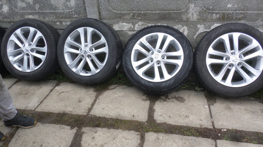 Jante Nissan Juke 215 55 17 Iarna Nokian WRD3