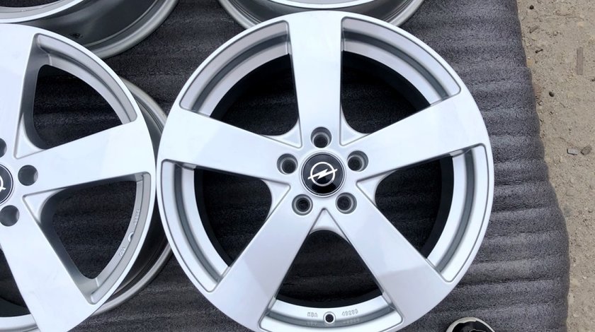 JANTE NOI DEZENT 17 5X105 ASTRA J OPEL