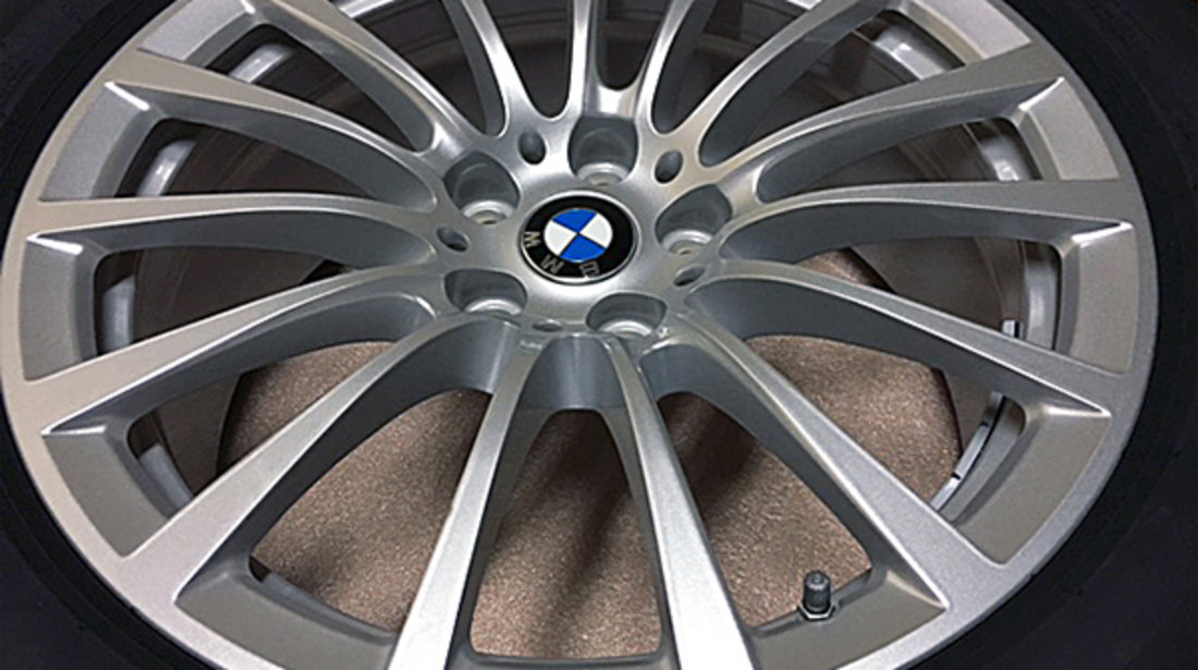 Jante Originale BMW Seria 7 G11 pe 18 inch cu Echipare de Iarna Pirelli RUN FLAT