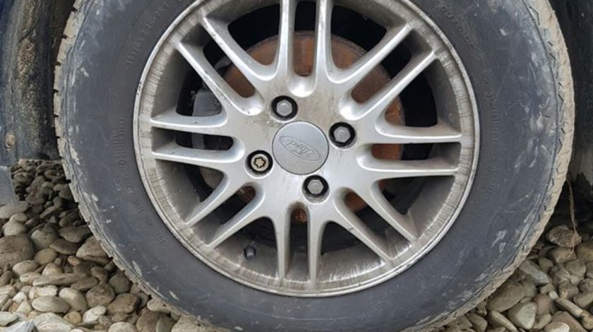 Jante si anvelope vara se pot vinde si la bucata Ford Focus, dimensiune 195x65x15