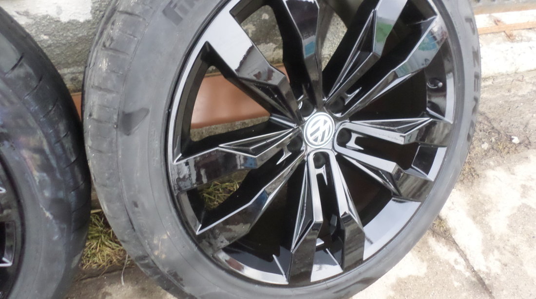 Jante  VW Touareg 3Q prindere 5 X 112 VARA Pirelli P Zero 285 40 R21