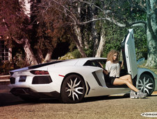 Jasmine Sanders si Lamborghini Aventador