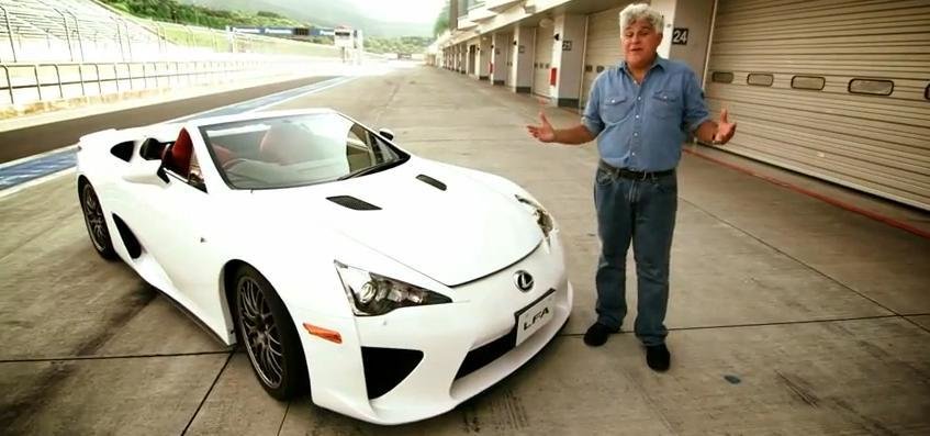 Jay Leno conduce unicul Lexus LFA Spyder din lume Jay Leno conduce unicul Lexus LFA Spyder din lume
