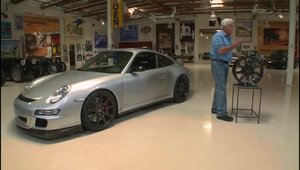 Jay Leno incearca o pereche de jante din carbon pe un 911 GT3 RS