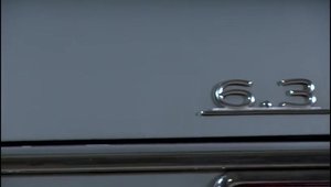 Jay Leno ne arata Mercedesul sau 300 SEL 6.3 din 1972