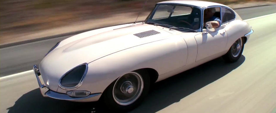 Jay Leno ne face cunostinta cu propriul sau Jaguar E-Type