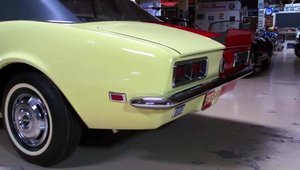 Jay Leno si un 2 Camaro intr-unul singur