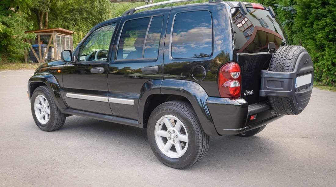 Jeep Cherokee Autoutilitara 5 locuri Facelift 2.7 CRD  An 2005