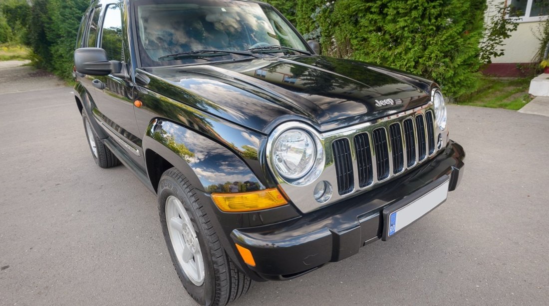 Jeep Cherokee Autoutilitara 5 locuri Facelift 2.7 CRD  An 2005