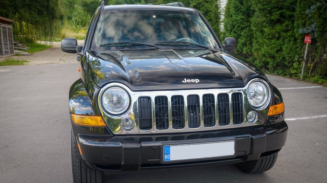 Jeep Cherokee Autoutilitara 5 locuri Facelift 2.7 CRD  An 2005