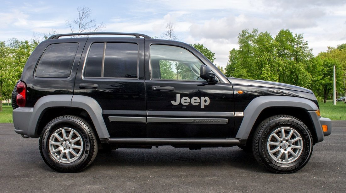 Jeep Cherokee KJ Autoutilitara 5 locuri Facelift 2.7 CRD  An 2005