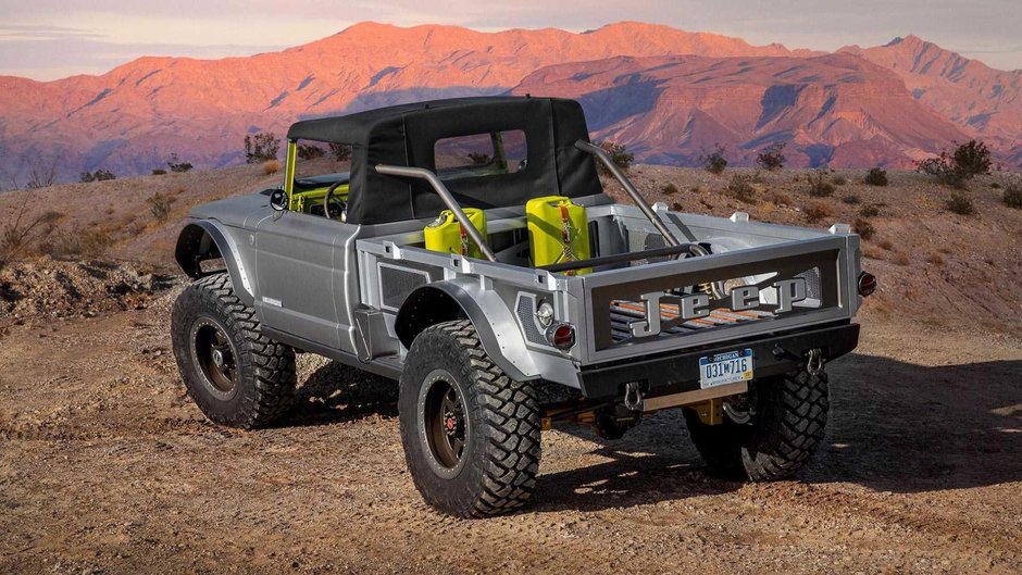 Jeep Gladiator M-715 Five-Quarter concept