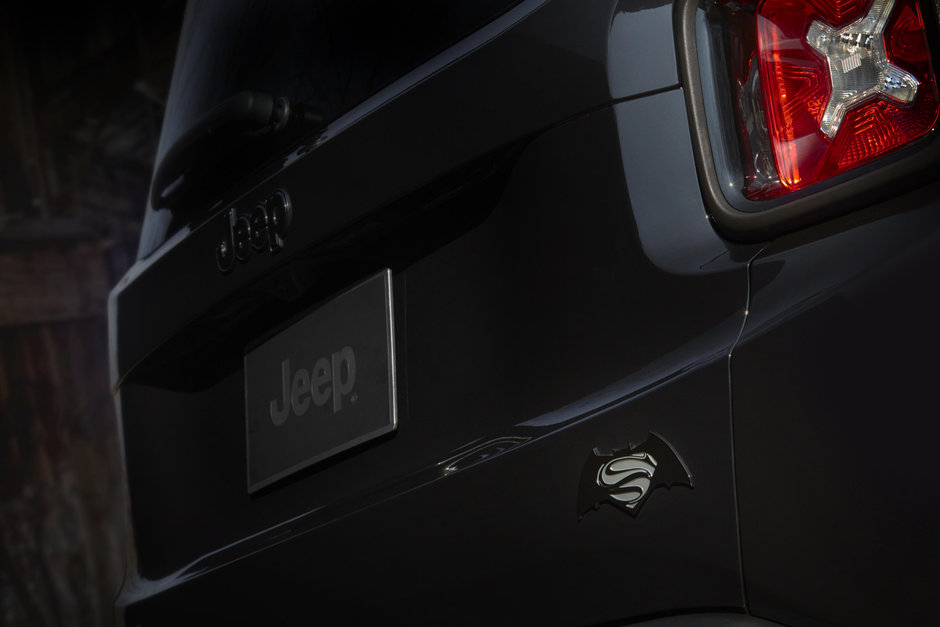 Jeep Renegade apare in filmul “Batman v Superman: Dawn of Justice” si are o editie limitata